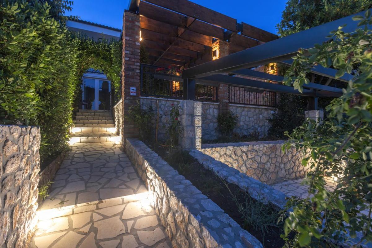 Cvrk Family House Novi Vinodolski Esterno foto