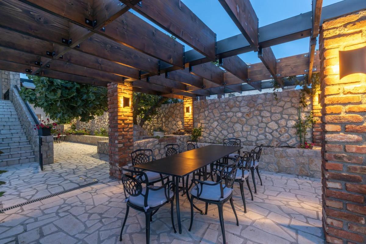 Cvrk Family House Novi Vinodolski Esterno foto